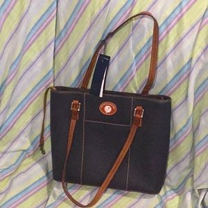 Dooney & bourke pocketbook